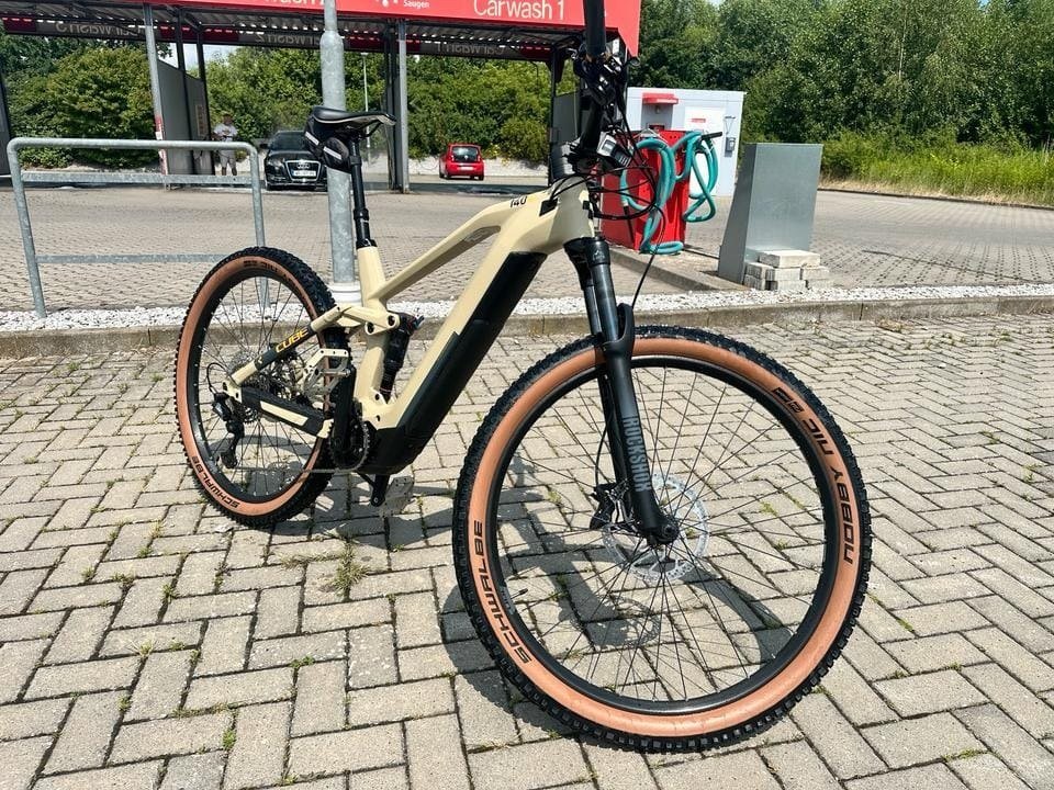 Cube Stereo Hybrid 140 Race 625 – Desertstorm/Sand